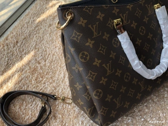 PALLAS Vuitton Louis 0821